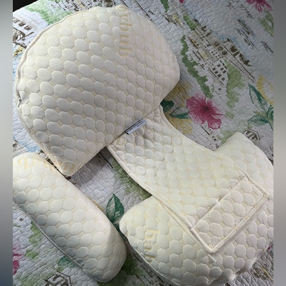 Baby Bub maternity pillow - Picture 1 of 2